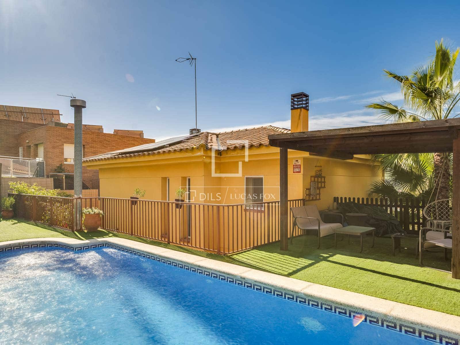 4 sypialnia Willa na sprzedaż w Vilassar de Dalt z basenem garażem - 750 000 € (Ref: 9743996)