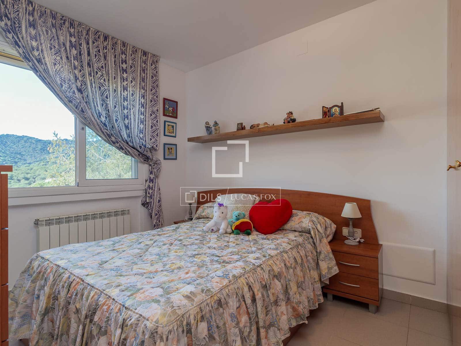 4 sypialnia Willa na sprzedaż w Vilassar de Dalt z basenem garażem - 750 000 € (Ref: 9743996)