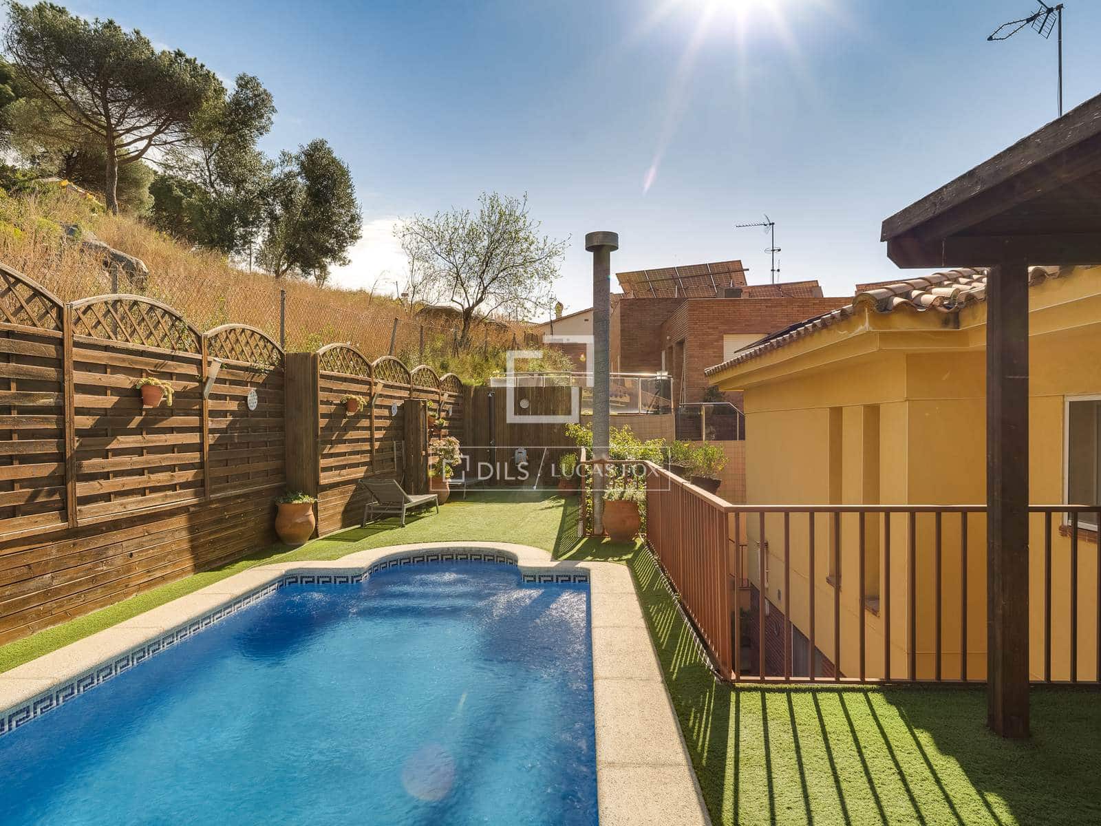 4 sypialnia Willa na sprzedaż w Vilassar de Dalt z basenem garażem - 750 000 € (Ref: 9743996)