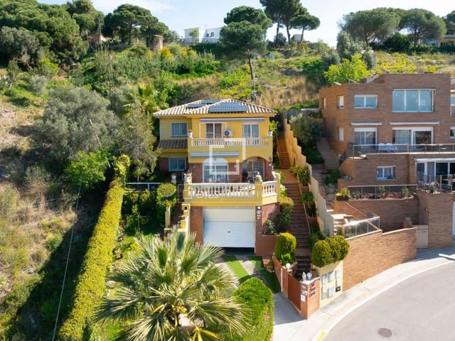 4 sypialnia Willa na sprzedaż w Vilassar de Dalt z basenem garażem - 750 000 € (Ref: 9743996)