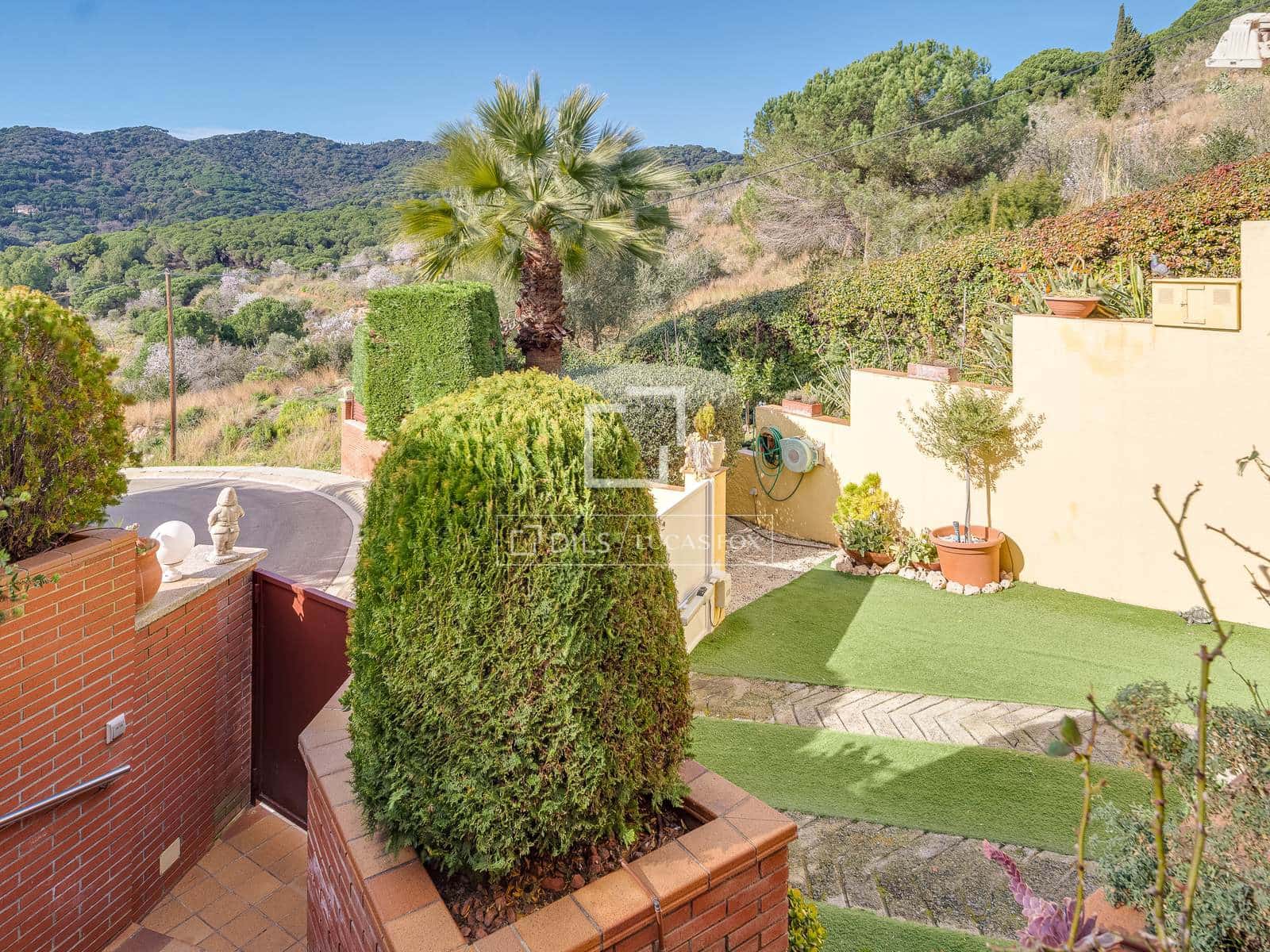 4 sypialnia Willa na sprzedaż w Vilassar de Dalt z basenem garażem - 750 000 € (Ref: 9743996)