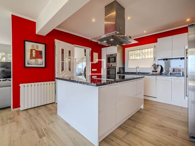 4 makuuhuone Huvila myytävänä paikassa Moraira, Teulada-Moraira mukana uima-altaan 
autotalli - 1 295 000 € (Ref: 9745140)