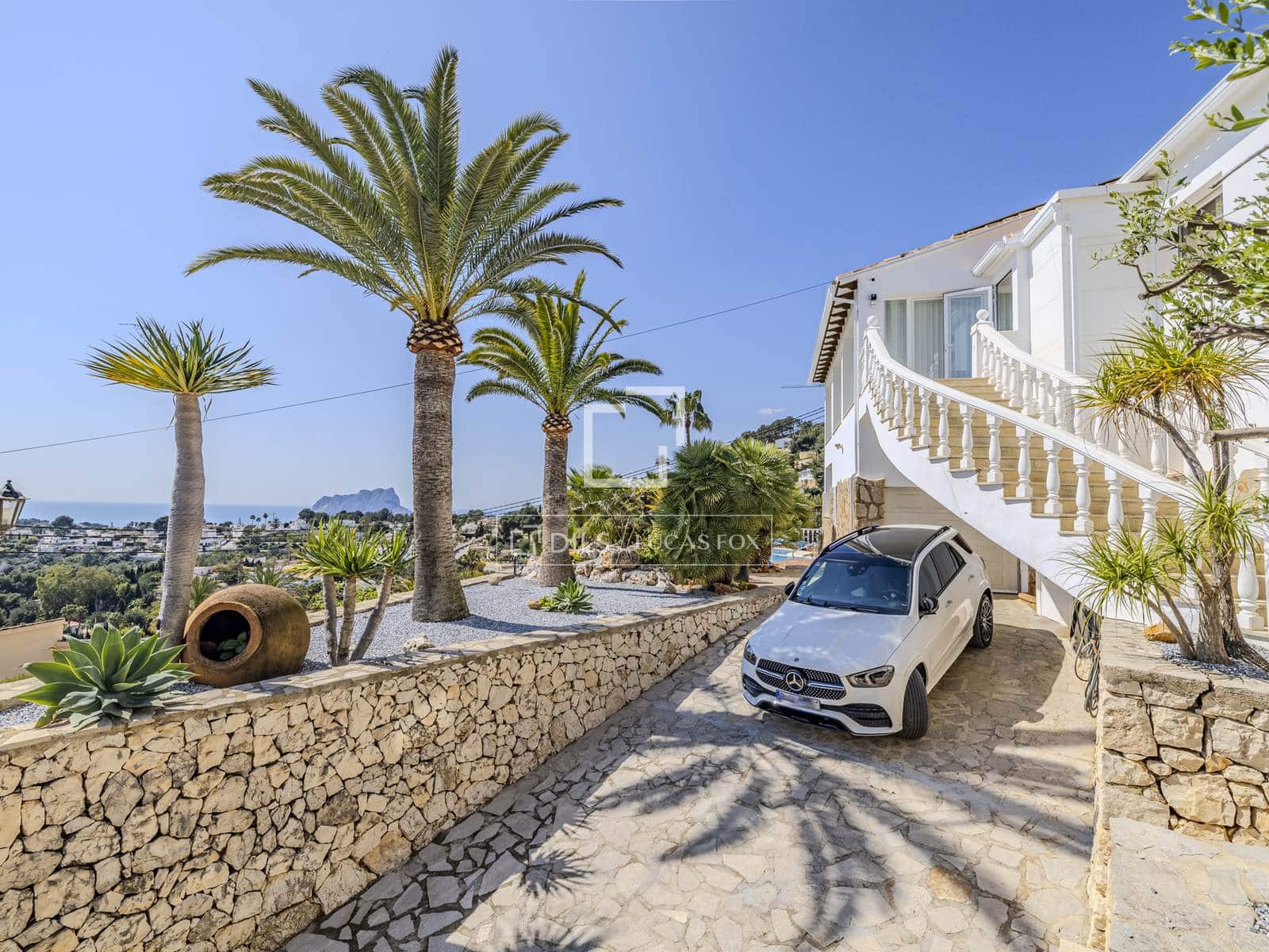 4 makuuhuone Huvila myytävänä paikassa Moraira mukana uima-altaan 
autotalli - 1 295 000 € (Ref: 9745140)