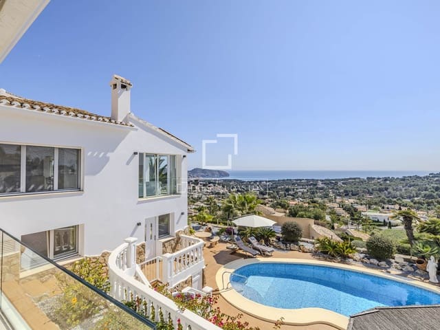 4 makuuhuone Huvila myytävänä paikassa Moraira, Teulada-Moraira mukana uima-altaan 
autotalli - 1 295 000 € (Ref: 9745140)