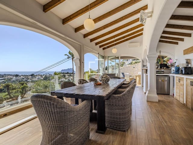 4 makuuhuone Huvila myytävänä paikassa Moraira, Teulada-Moraira mukana uima-altaan 
autotalli - 1 295 000 € (Ref: 9745140)