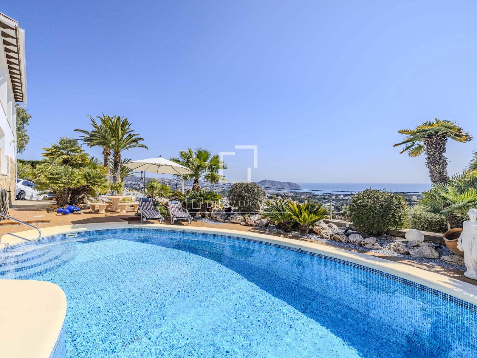 4 makuuhuone Huvila myytävänä paikassa Moraira mukana uima-altaan 
autotalli - 1 295 000 € (Ref: 9745140)