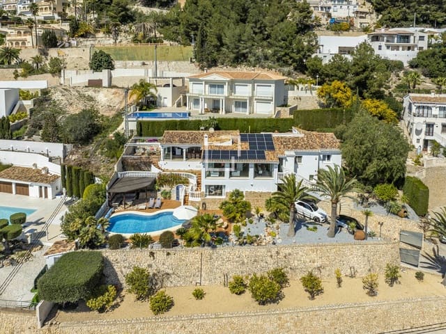 4 makuuhuone Huvila myytävänä paikassa Moraira, Teulada-Moraira mukana uima-altaan 
autotalli - 1 295 000 € (Ref: 9745140)