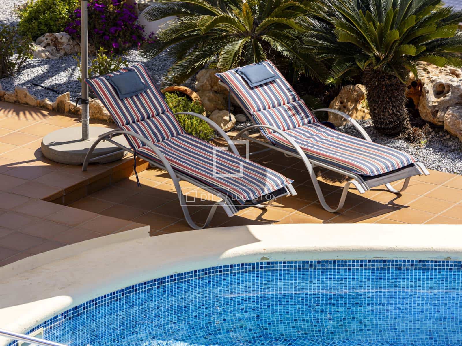 4 makuuhuone Huvila myytävänä paikassa Moraira mukana uima-altaan 
autotalli - 1 295 000 € (Ref: 9745140)