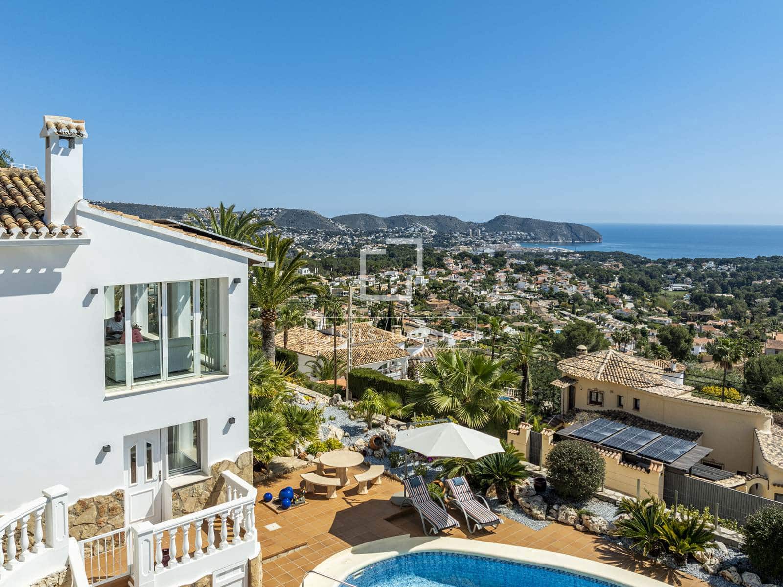 4 makuuhuone Huvila myytävänä paikassa Moraira mukana uima-altaan 
autotalli - 1 295 000 € (Ref: 9745140)