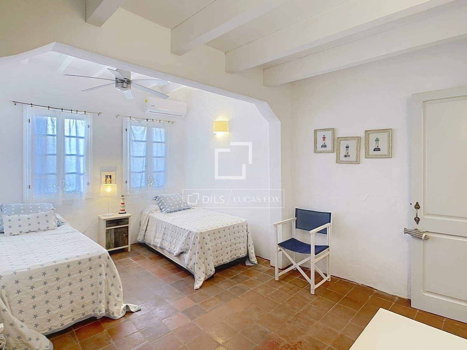 3 bedroom Villa for sale in Ciutadella de Menorca - € 770,000 (Ref: 9747067)