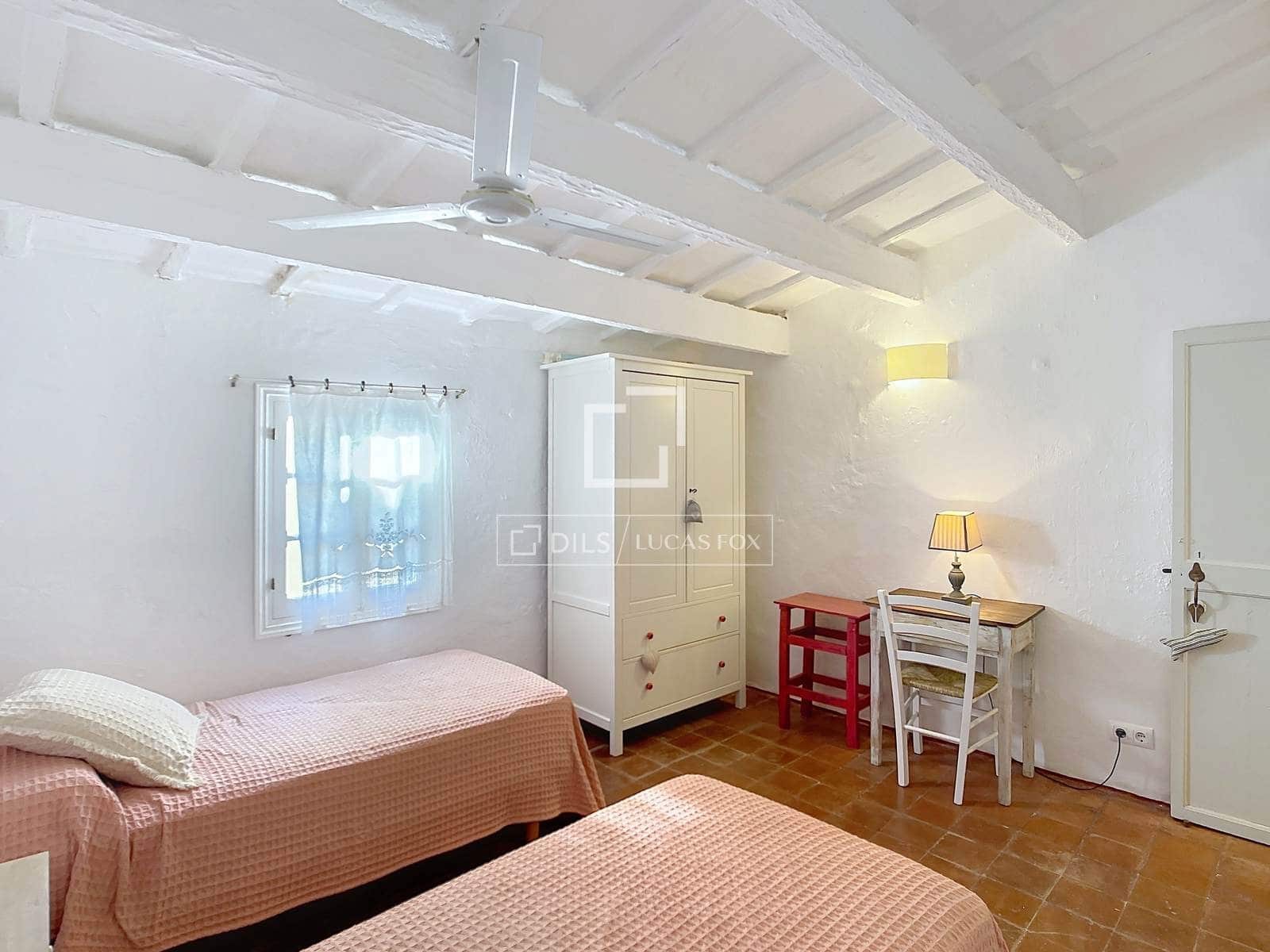 3 bedroom Villa for sale in Ciutadella de Menorca - € 770,000 (Ref: 9747067)