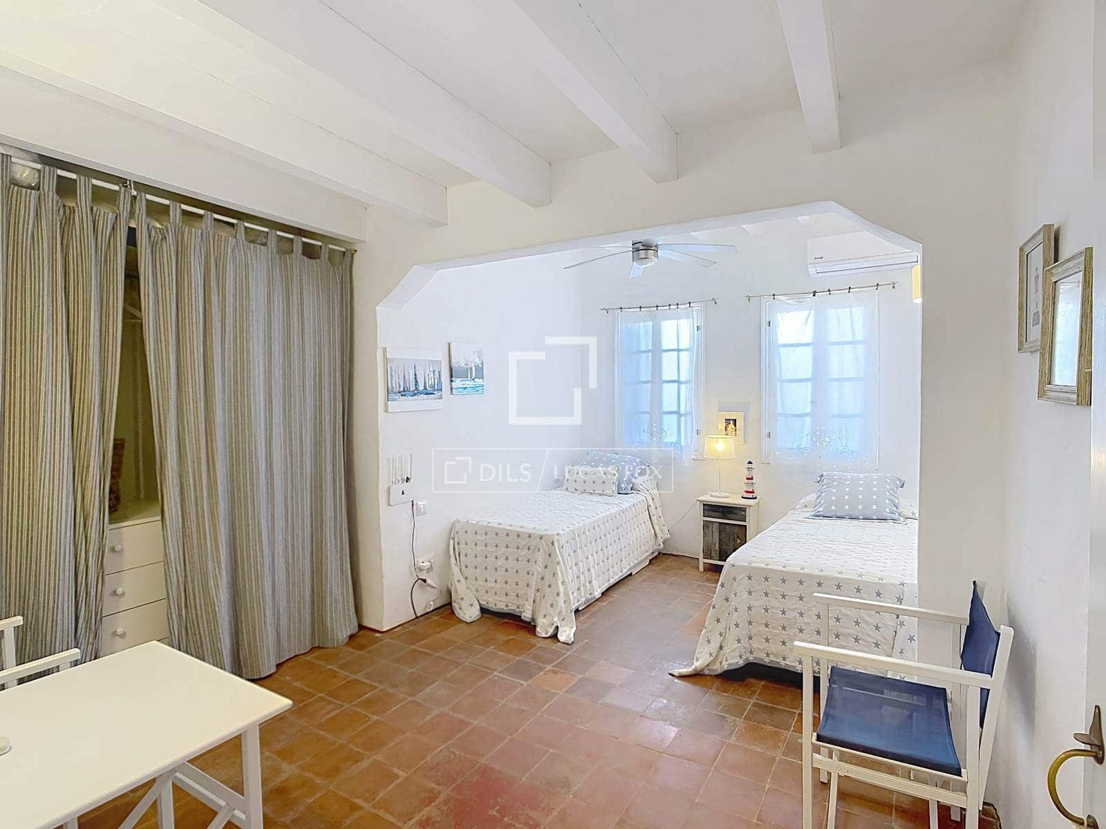 3 bedroom Villa for sale in Ciutadella de Menorca - € 770,000 (Ref: 9747067)