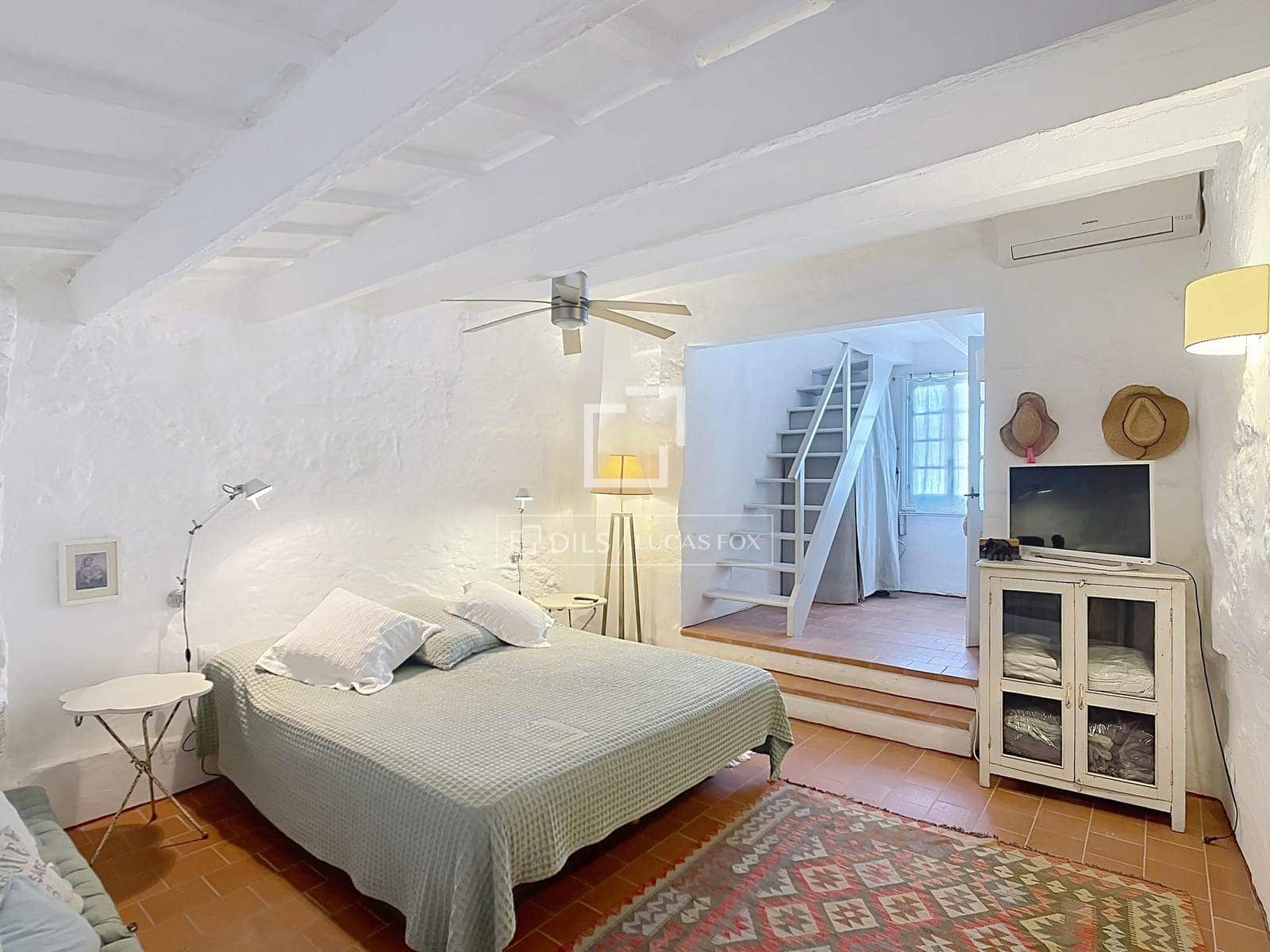 3 bedroom Villa for sale in Ciutadella de Menorca - € 770,000 (Ref: 9747067)