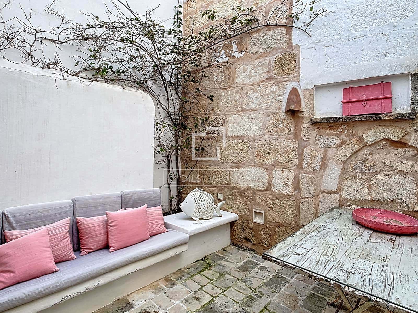 3 bedroom Villa for sale in Ciutadella de Menorca - € 770,000 (Ref: 9747067)