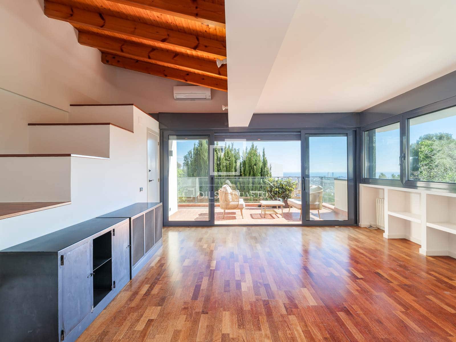 5 soveværelse Villa til leje i Barcelona by med garage - € 5.900 (Ref: 9748352)