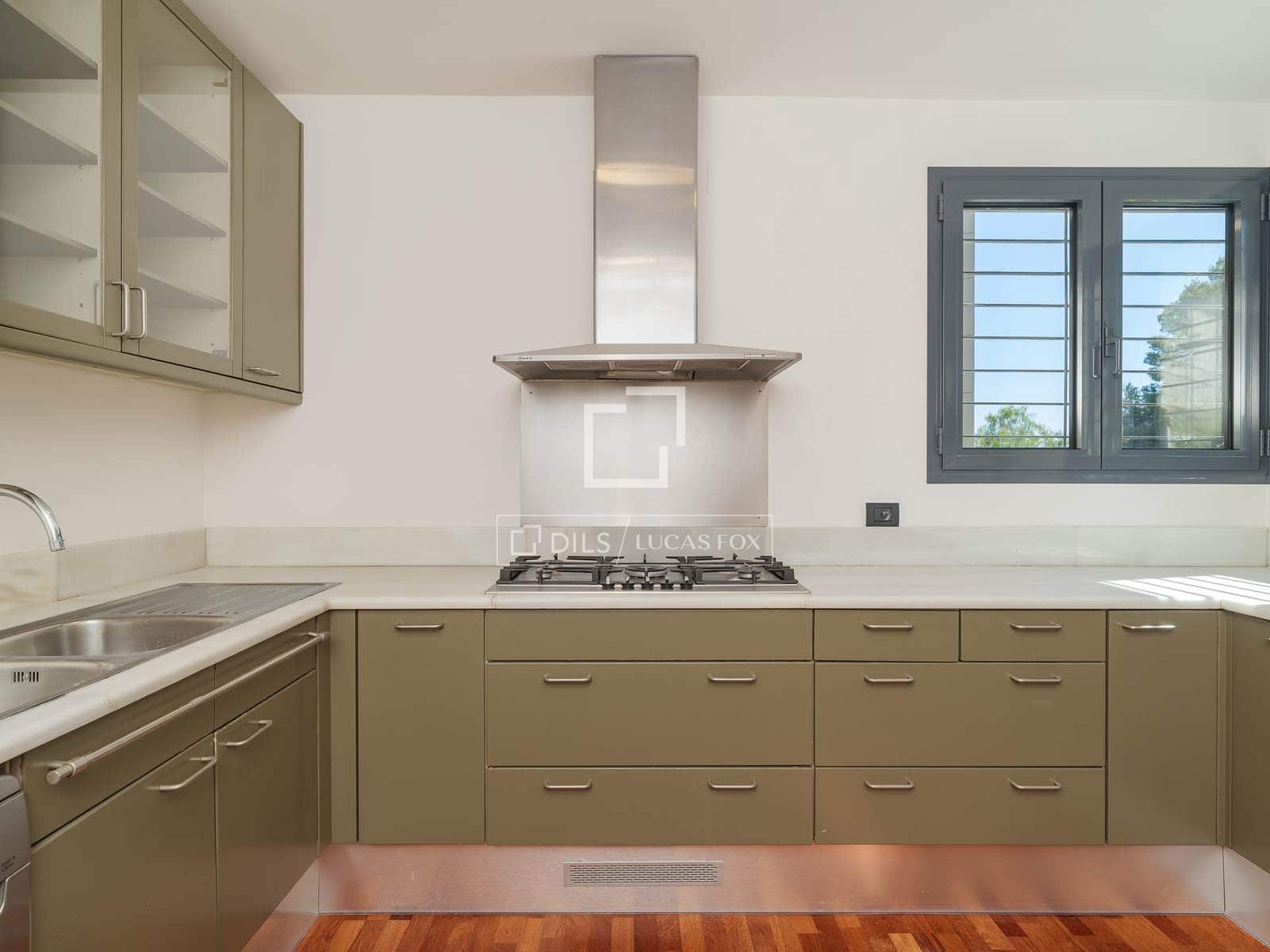 5 soveværelse Villa til leje i Barcelona by med garage - € 5.900 (Ref: 9748352)