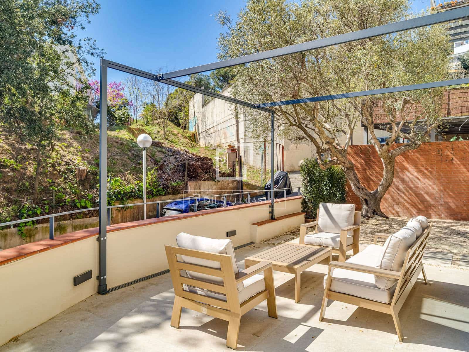5 soveværelse Villa til leje i Barcelona by med garage - € 5.900 (Ref: 9748352)
