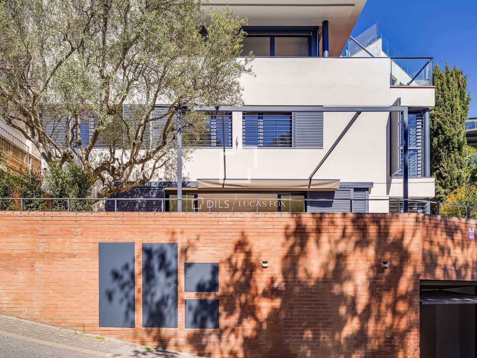 5 soveværelse Villa til leje i Barcelona by med garage - € 5.900 (Ref: 9748352)