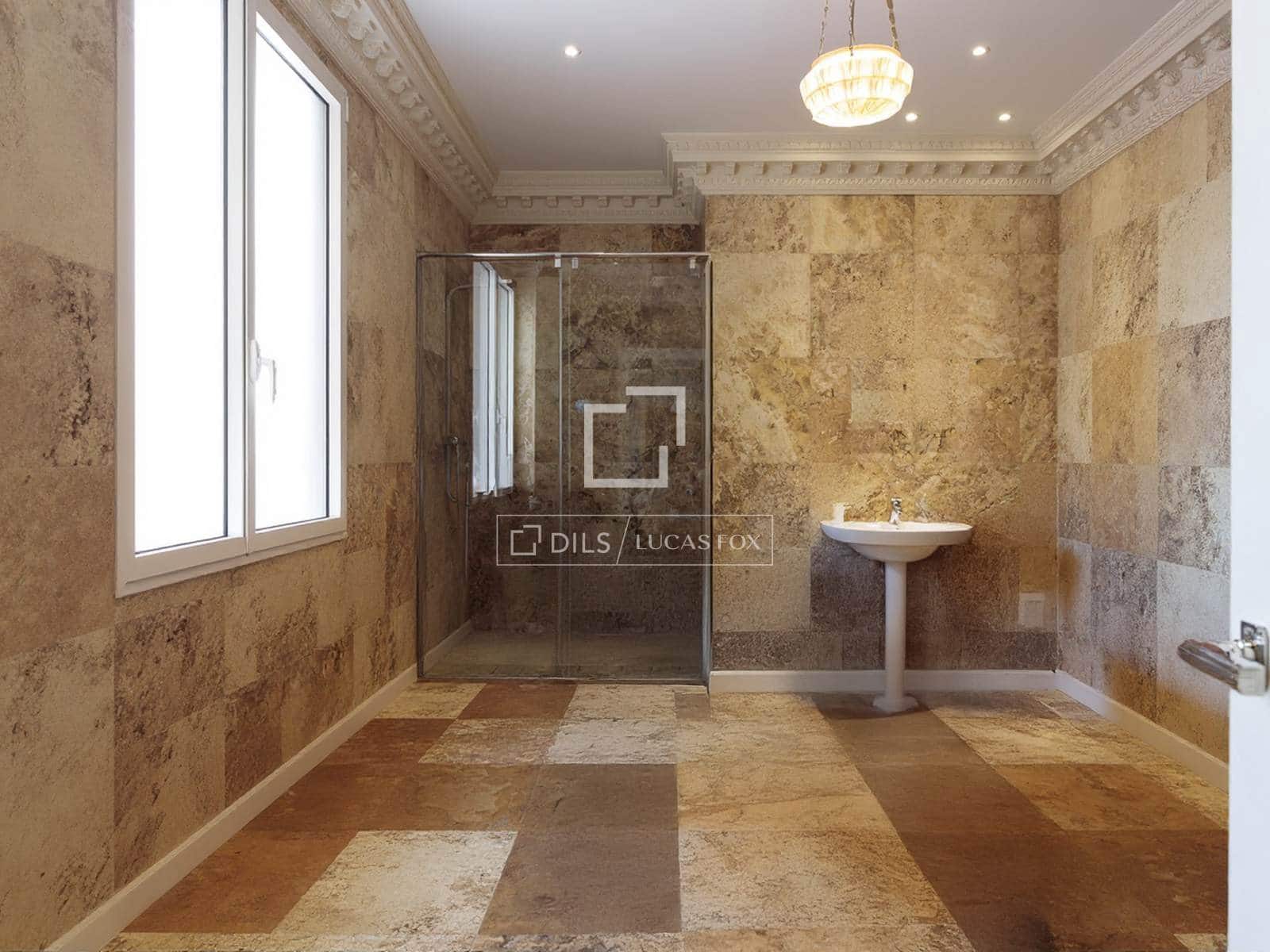 2 bedroom Apartment for sale in Madrid city with garage - € 5,500,000 (Ref: 9748353)