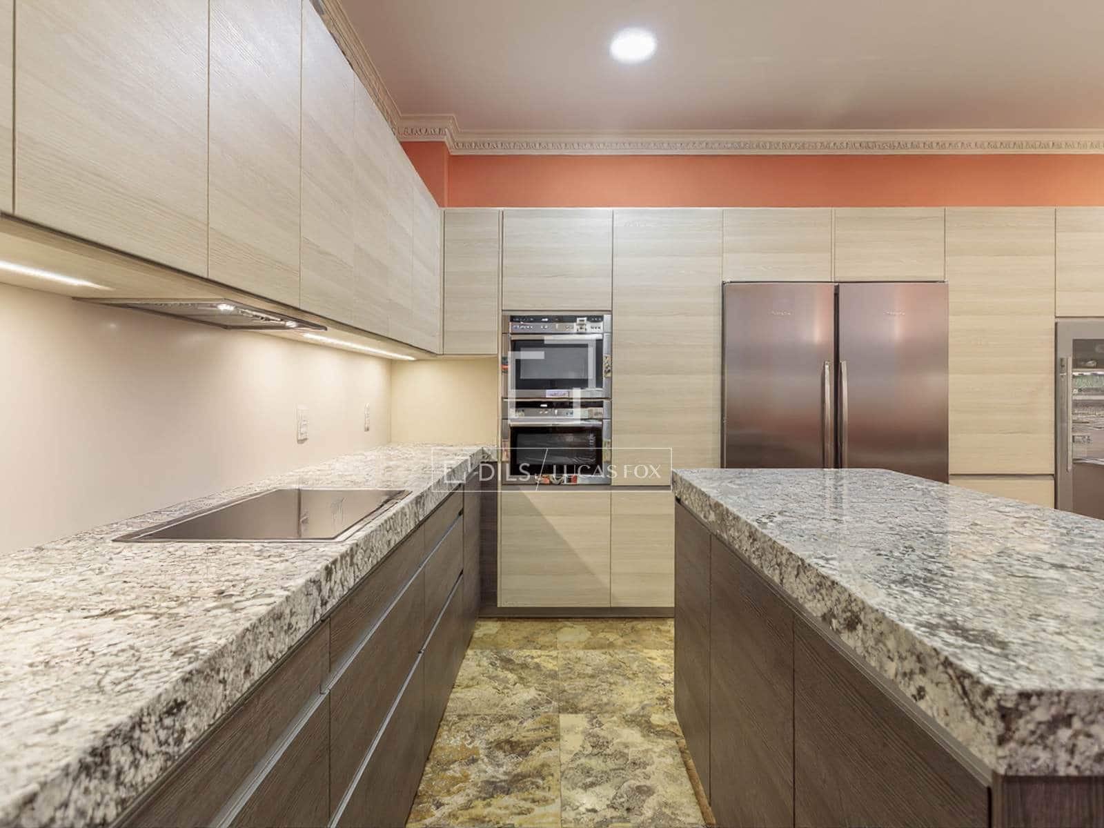 2 bedroom Apartment for sale in Madrid city with garage - € 5,500,000 (Ref: 9748353)