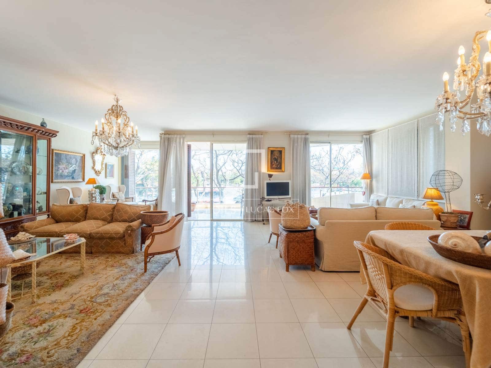 4 Zimmer Apartment zu verkaufen in Valencia Stadt mit Garage - 1.900.000 € (Ref: 9749286)