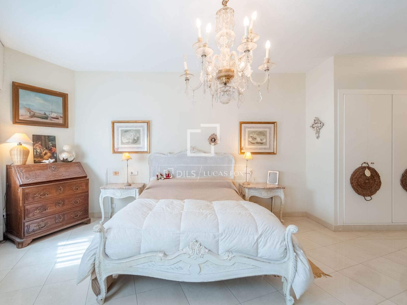 4 Zimmer Apartment zu verkaufen in Valencia Stadt mit Garage - 1.900.000 € (Ref: 9749286)