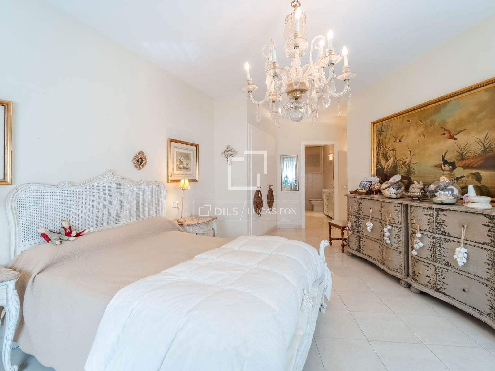 4 Zimmer Apartment zu verkaufen in Valencia Stadt mit Garage - 1.900.000 € (Ref: 9749286)