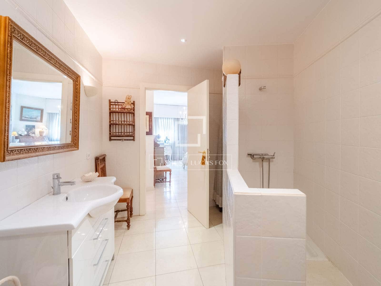 4 Zimmer Apartment zu verkaufen in Valencia Stadt mit Garage - 1.900.000 € (Ref: 9749286)