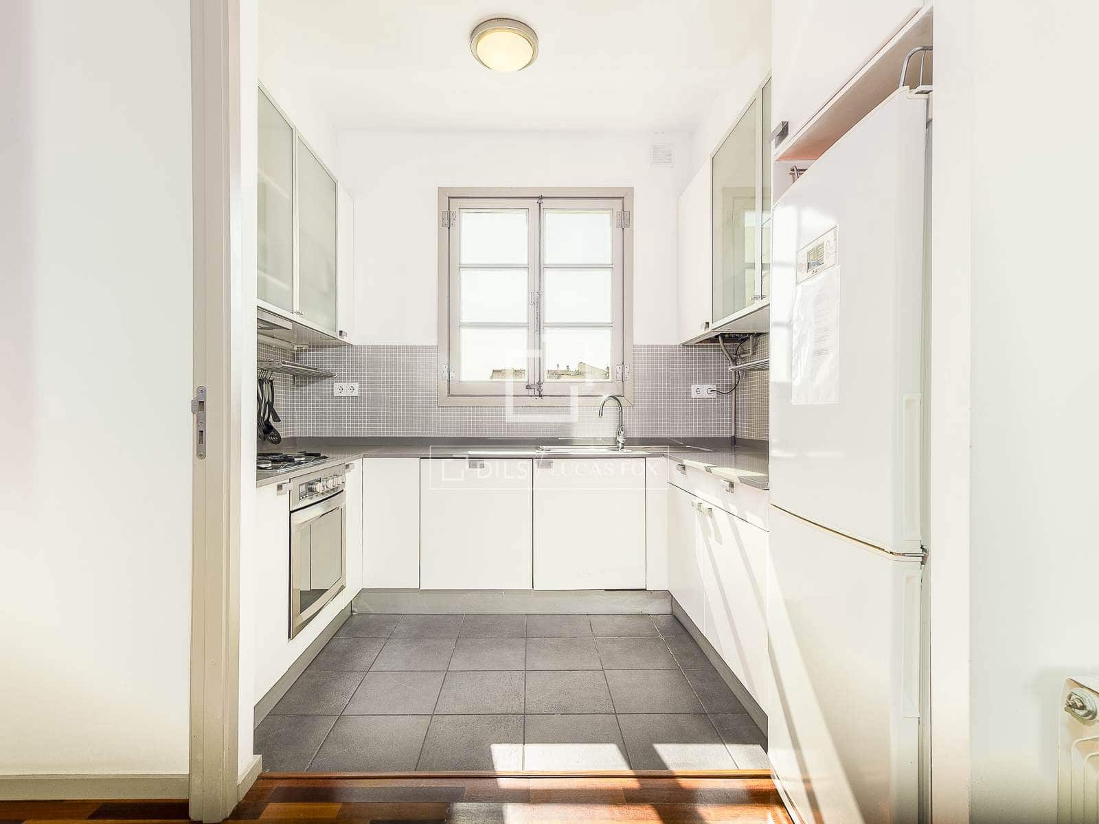 Apartamento de 2 habitaciones en Barcelona ciudad en venta - 400.000 € (Ref: 9750979)