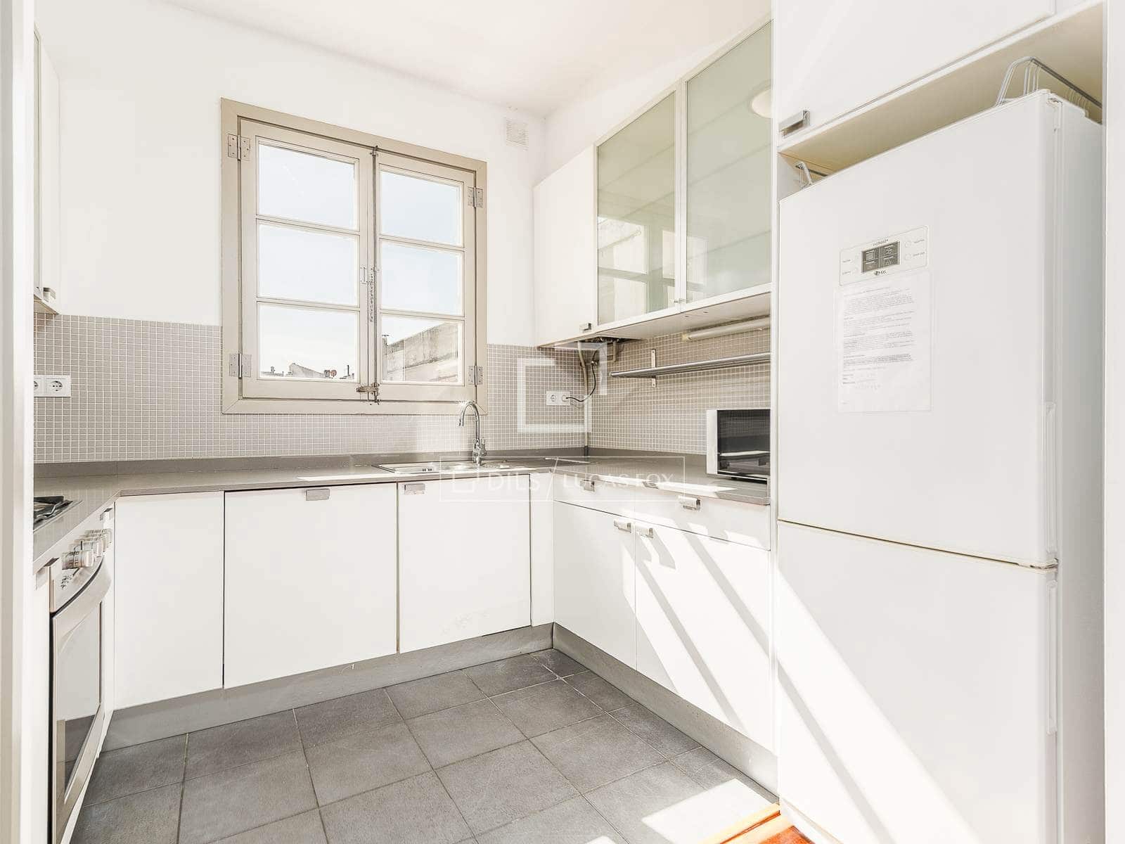 Apartamento de 2 habitaciones en Barcelona ciudad en venta - 400.000 € (Ref: 9750979)