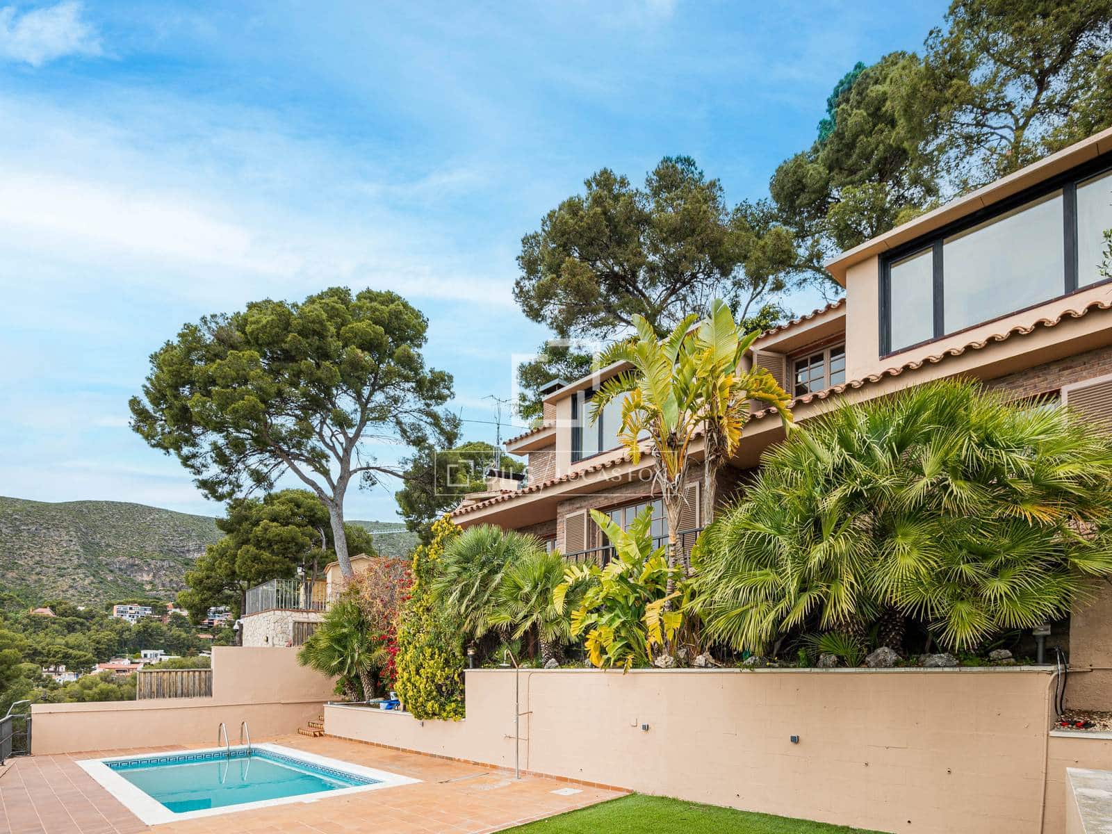 5 Zimmer Villa zu verkaufen in Castelldefels mit Pool Garage - 1.350.000 € (Ref: 9751425)