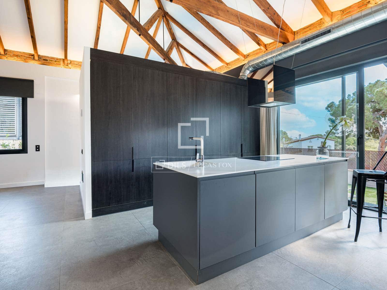 14 slaapkamer Villa te koop in Sant Cugat del Valles met zwembad - € 1.395.000 (Ref: 9752336)