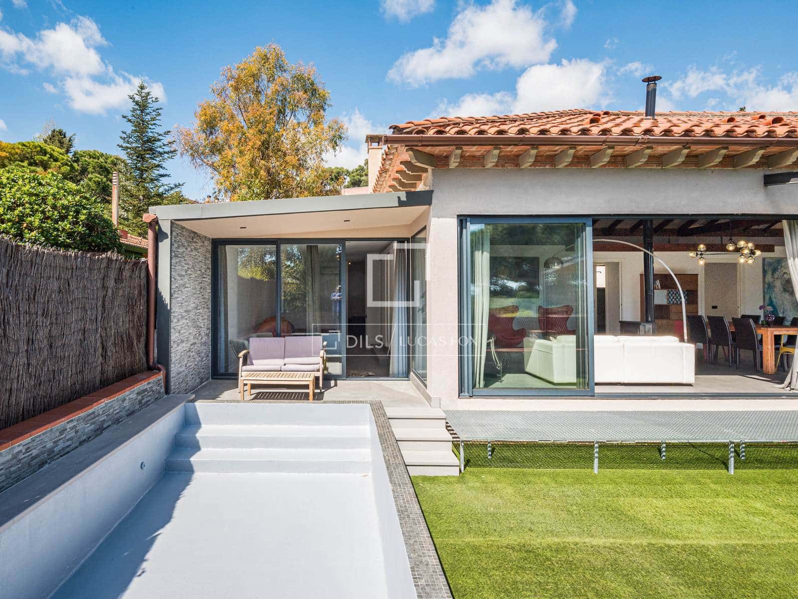 14 slaapkamer Villa te koop in Sant Cugat del Valles met zwembad - € 1.395.000 (Ref: 9752336)