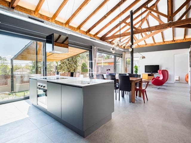 14 slaapkamer Villa te koop in Sant Cugat del Vallès met zwembad - € 1.395.000 (Ref: 9752336)