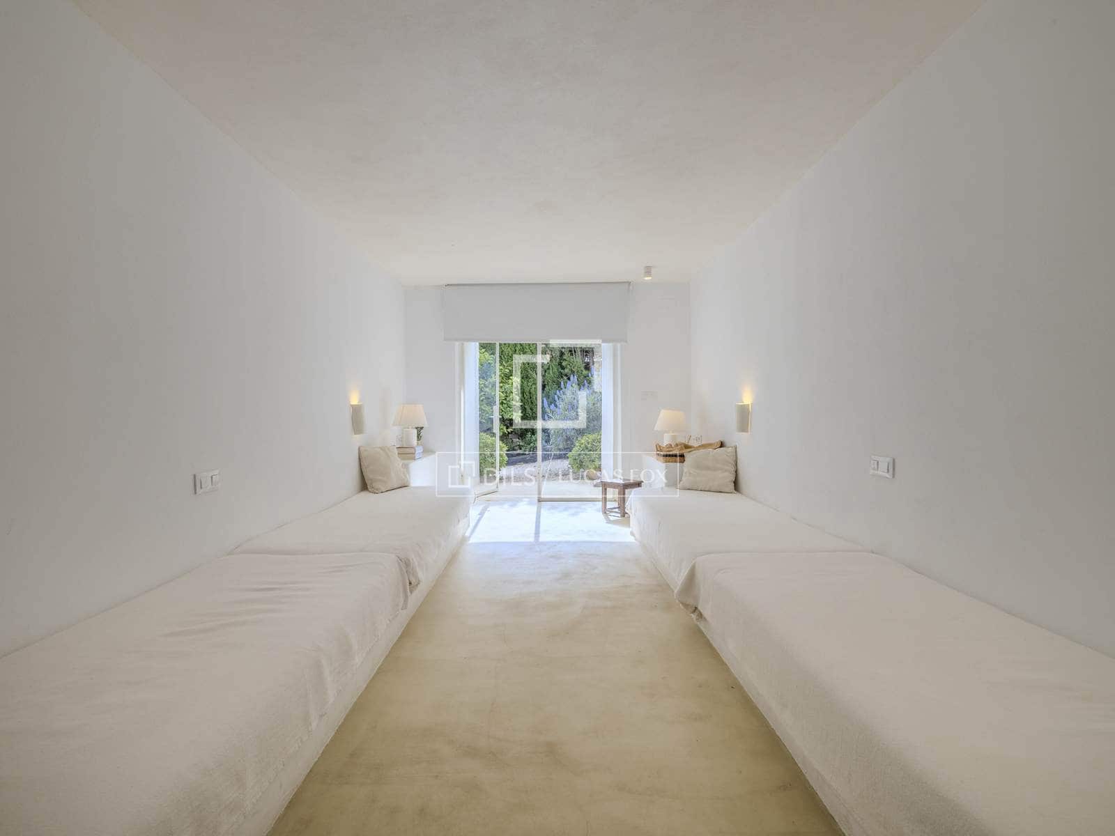 3 bedroom Villa for sale in Denia with pool garage - € 799,000 (Ref: 9752459)