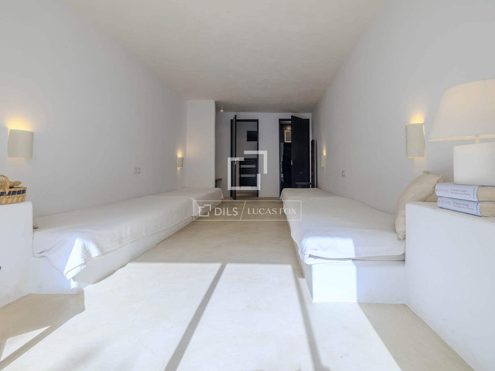 3 bedroom Villa for sale in Denia with pool garage - € 799,000 (Ref: 9752459)