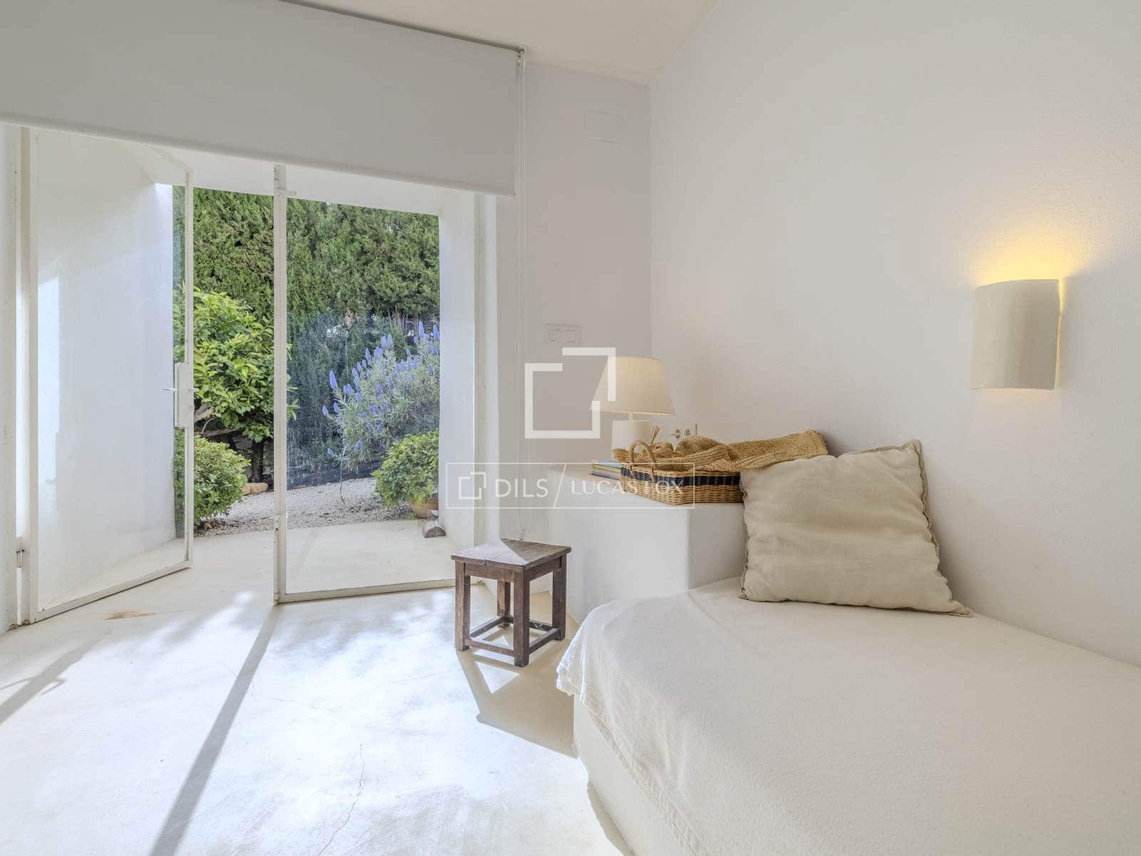 3 bedroom Villa for sale in Denia with pool garage - € 799,000 (Ref: 9752459)