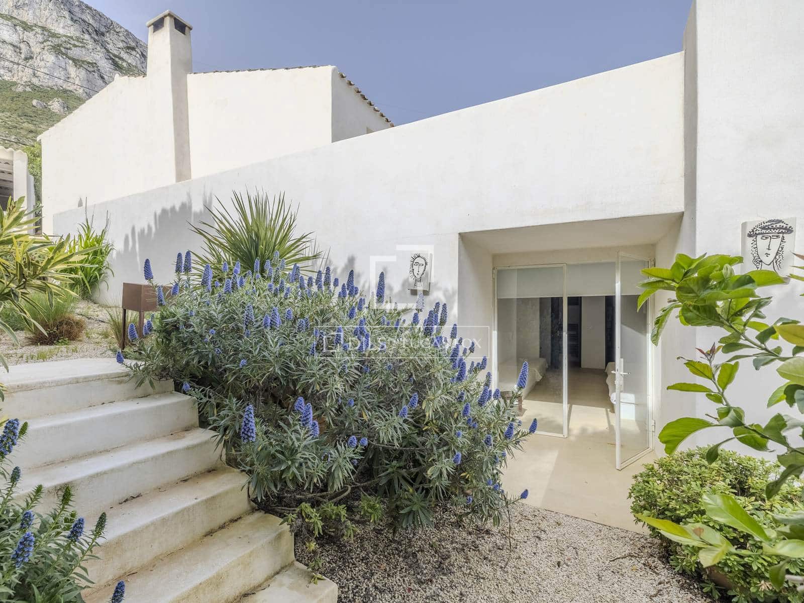 3 bedroom Villa for sale in Denia with pool garage - € 799,000 (Ref: 9752459)