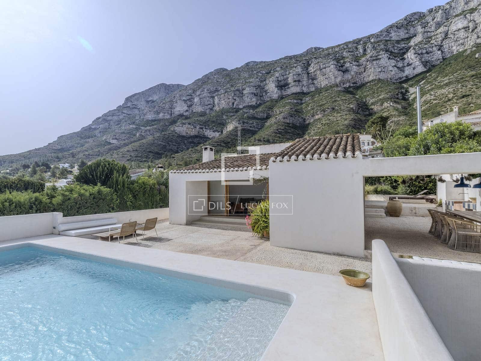3 bedroom Villa for sale in Denia with pool garage - € 799,000 (Ref: 9752459)