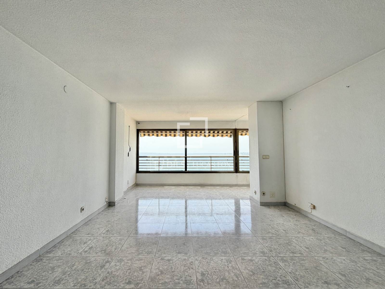 2 Zimmer Apartment zu verkaufen in Alicante / Alacant Stadt mit Pool Garage - 469.000 € (Ref: 9753492)