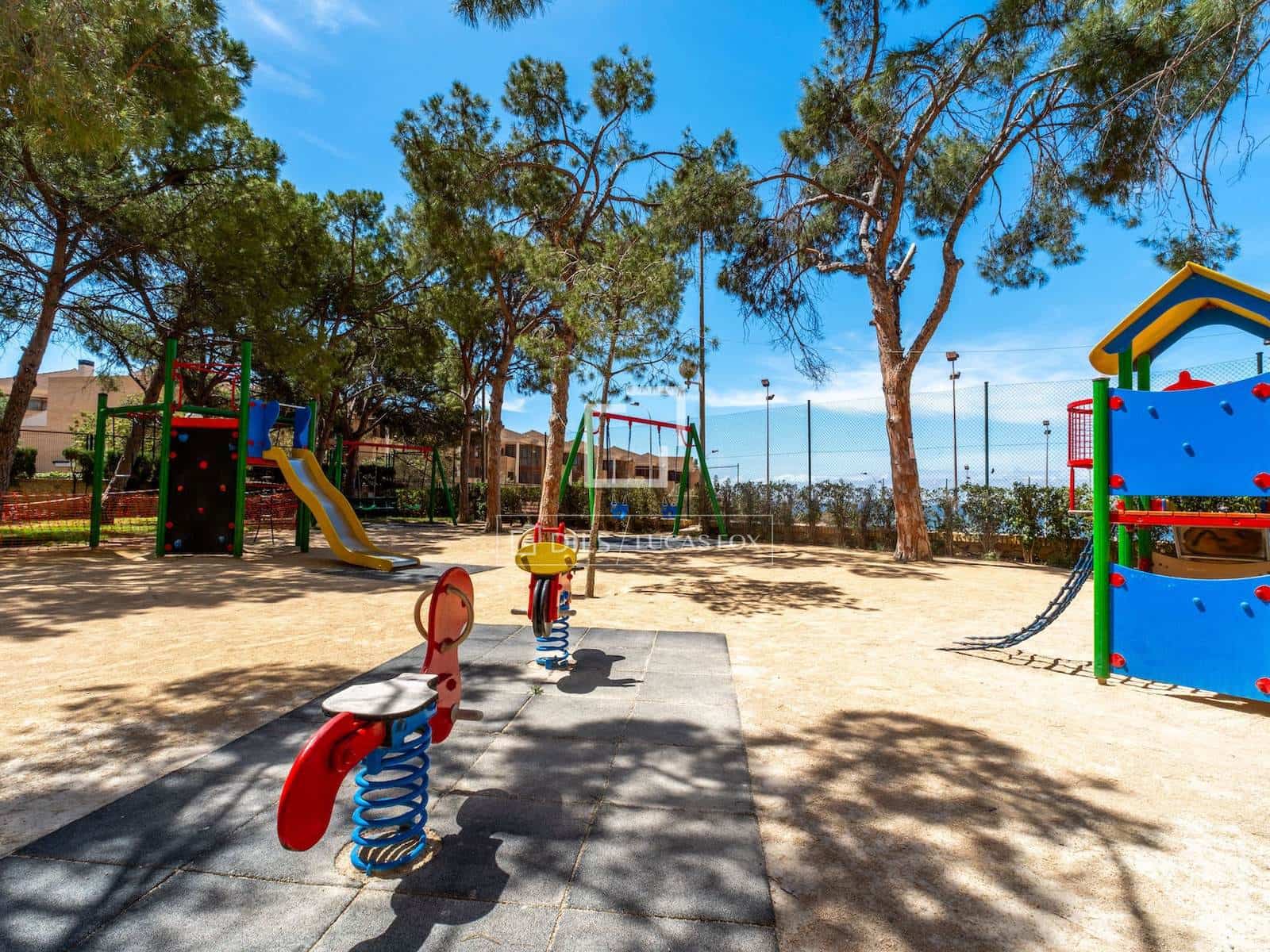 2 Zimmer Apartment zu verkaufen in Alicante / Alacant Stadt mit Pool Garage - 469.000 € (Ref: 9753492)