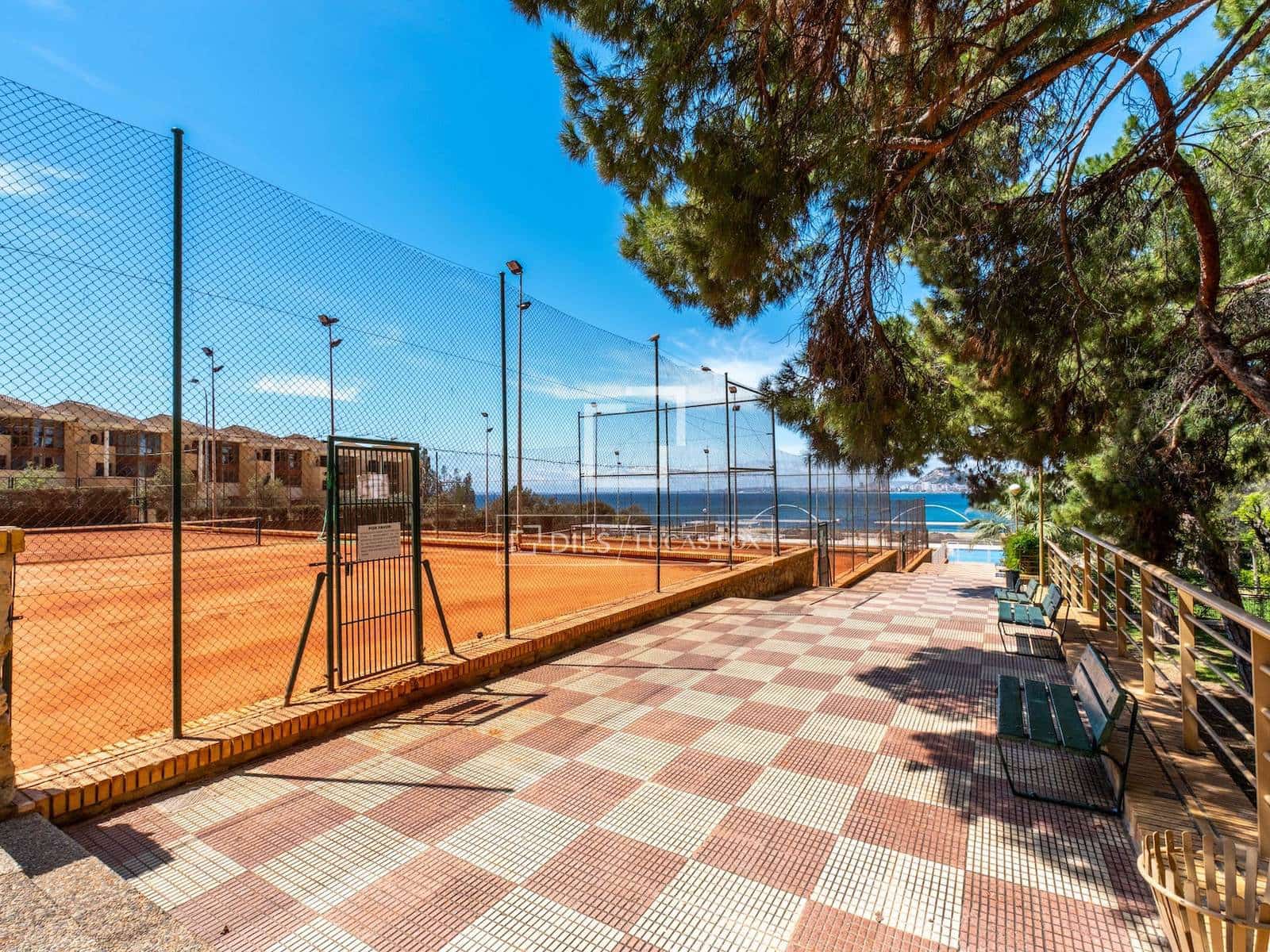 2 Zimmer Apartment zu verkaufen in Alicante / Alacant Stadt mit Pool Garage - 469.000 € (Ref: 9753492)