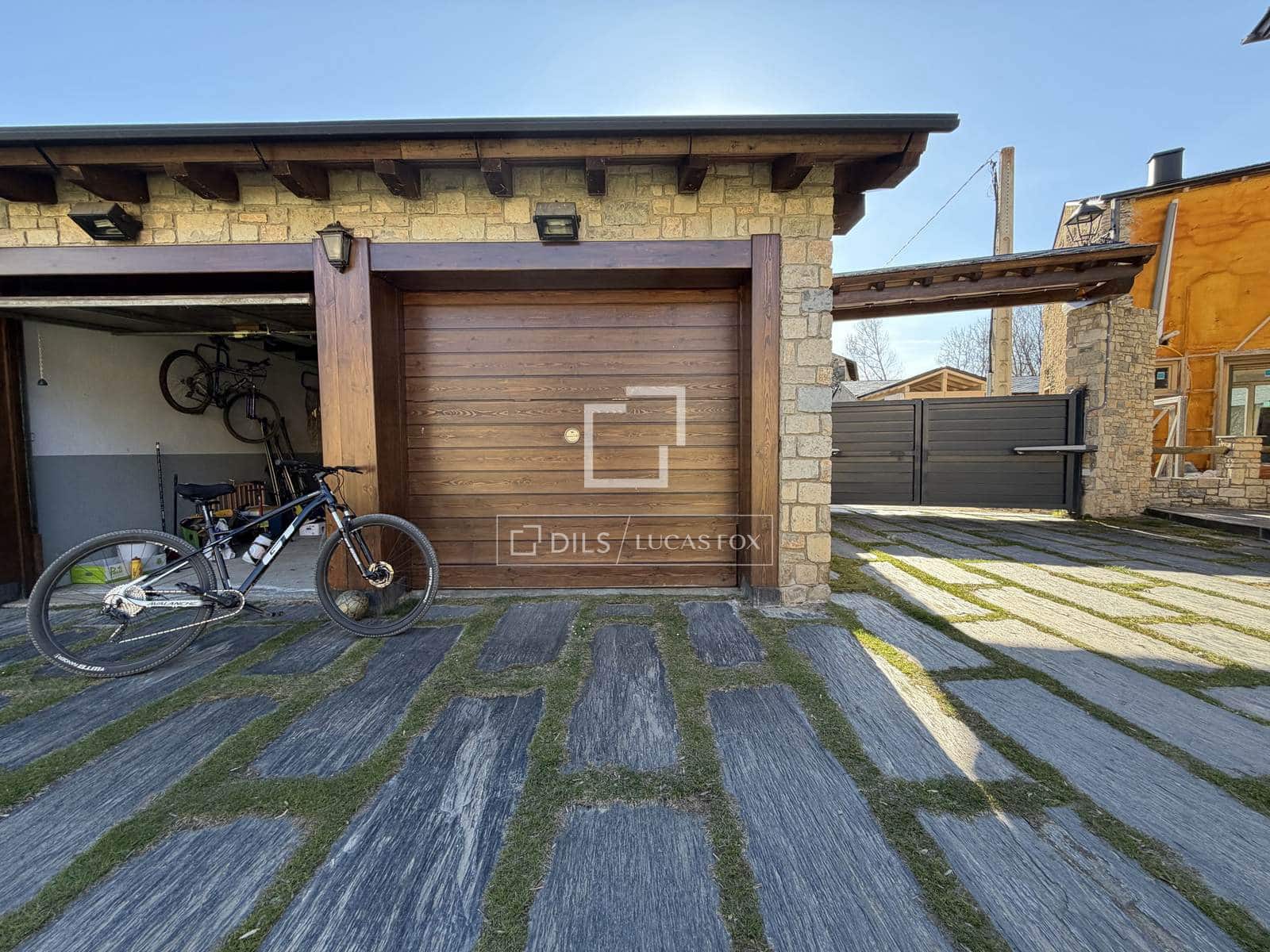 5 soveværelse Villa til salg i Fontanals de Cerdanya med garage - € 710.000 (Ref: 9753493)