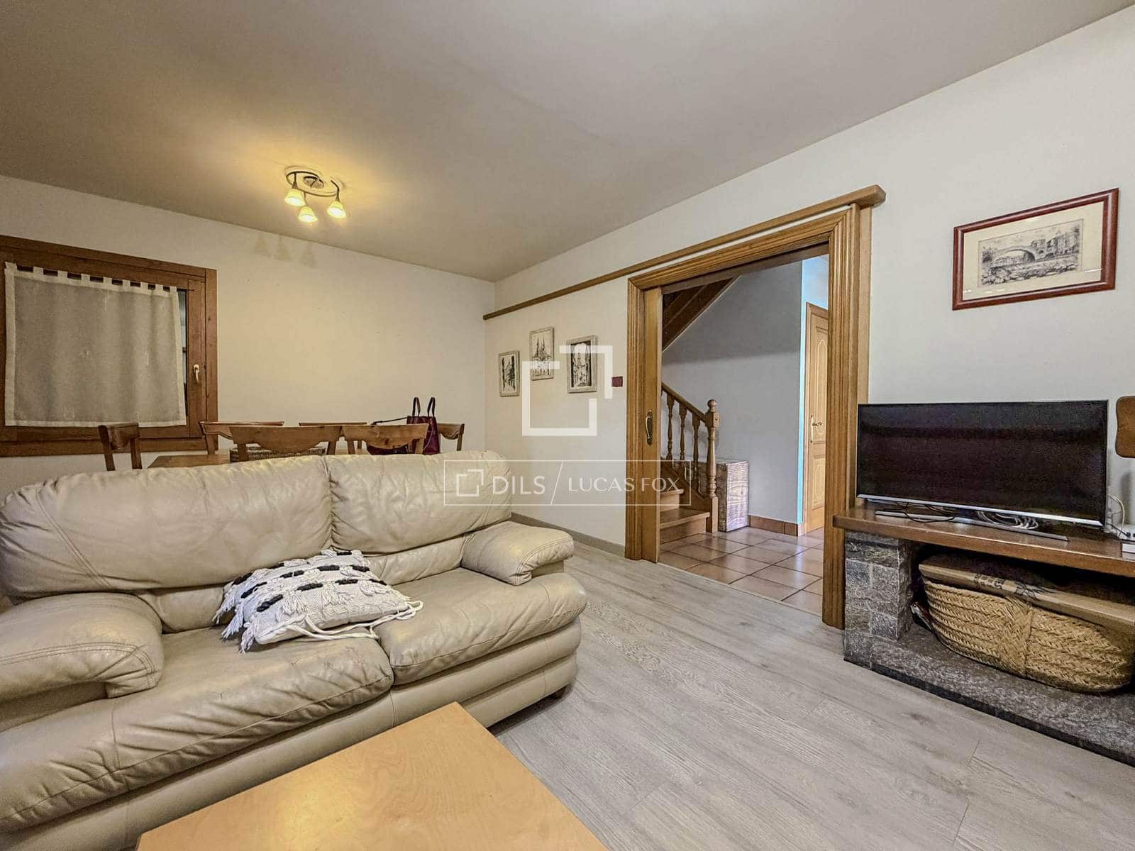 5 bedroom Villa for sale in Fontanals de Cerdanya with garage - € 710,000 (Ref: 9753493)