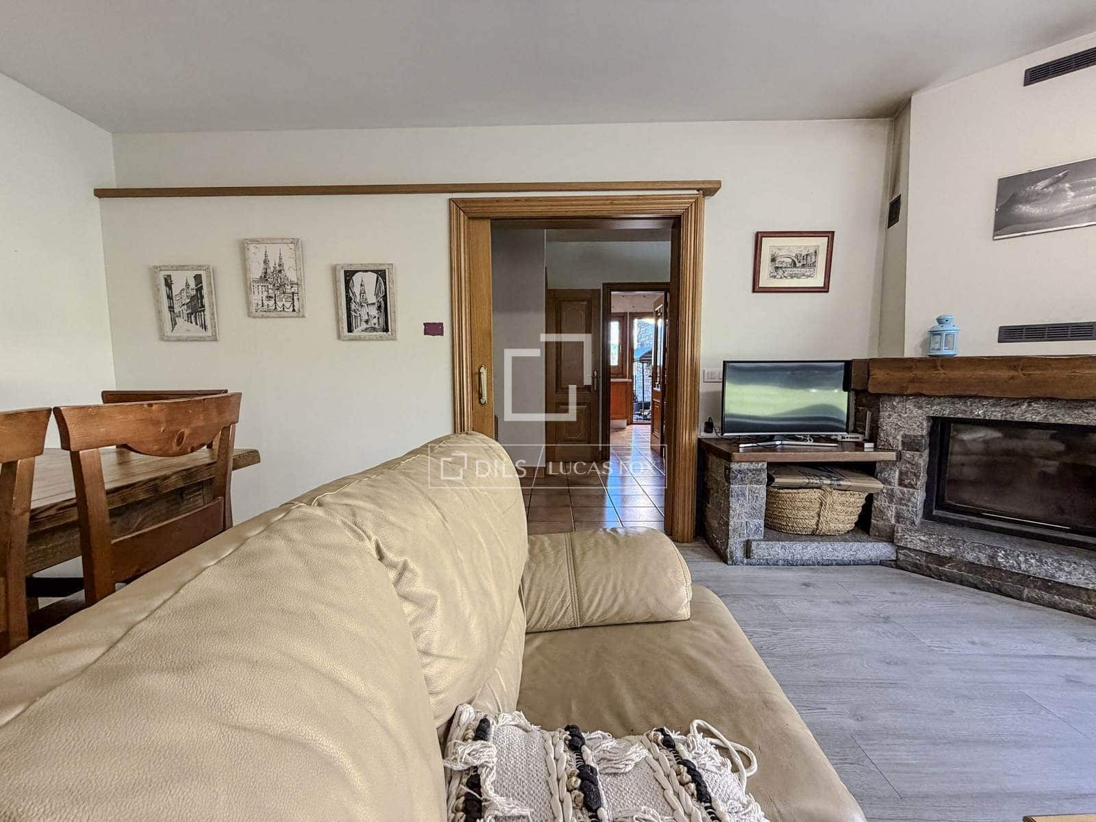 5 bedroom Villa for sale in Fontanals de Cerdanya with garage - € 710,000 (Ref: 9753493)
