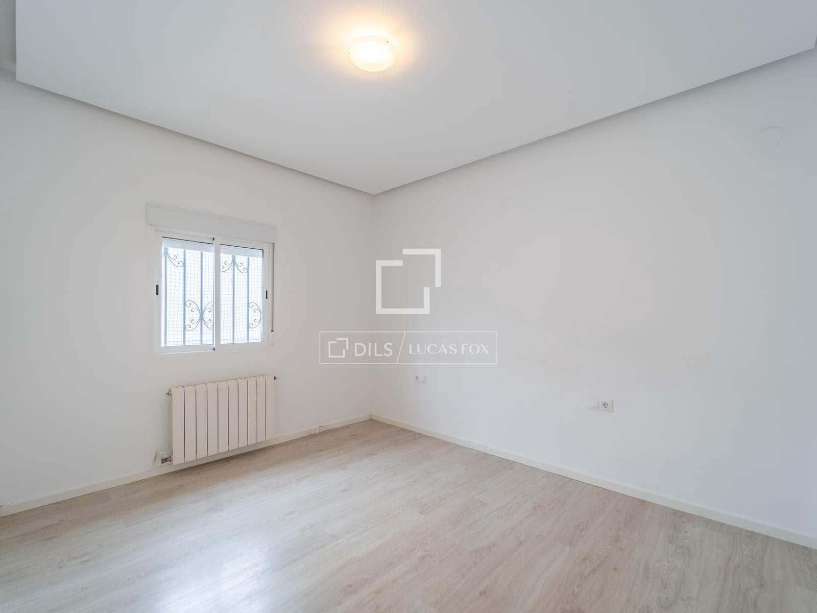 3 makuuhuone Huvila vuokrattavana paikassa Valencia kaupunki - 1 850 € (Ref: 9753495)