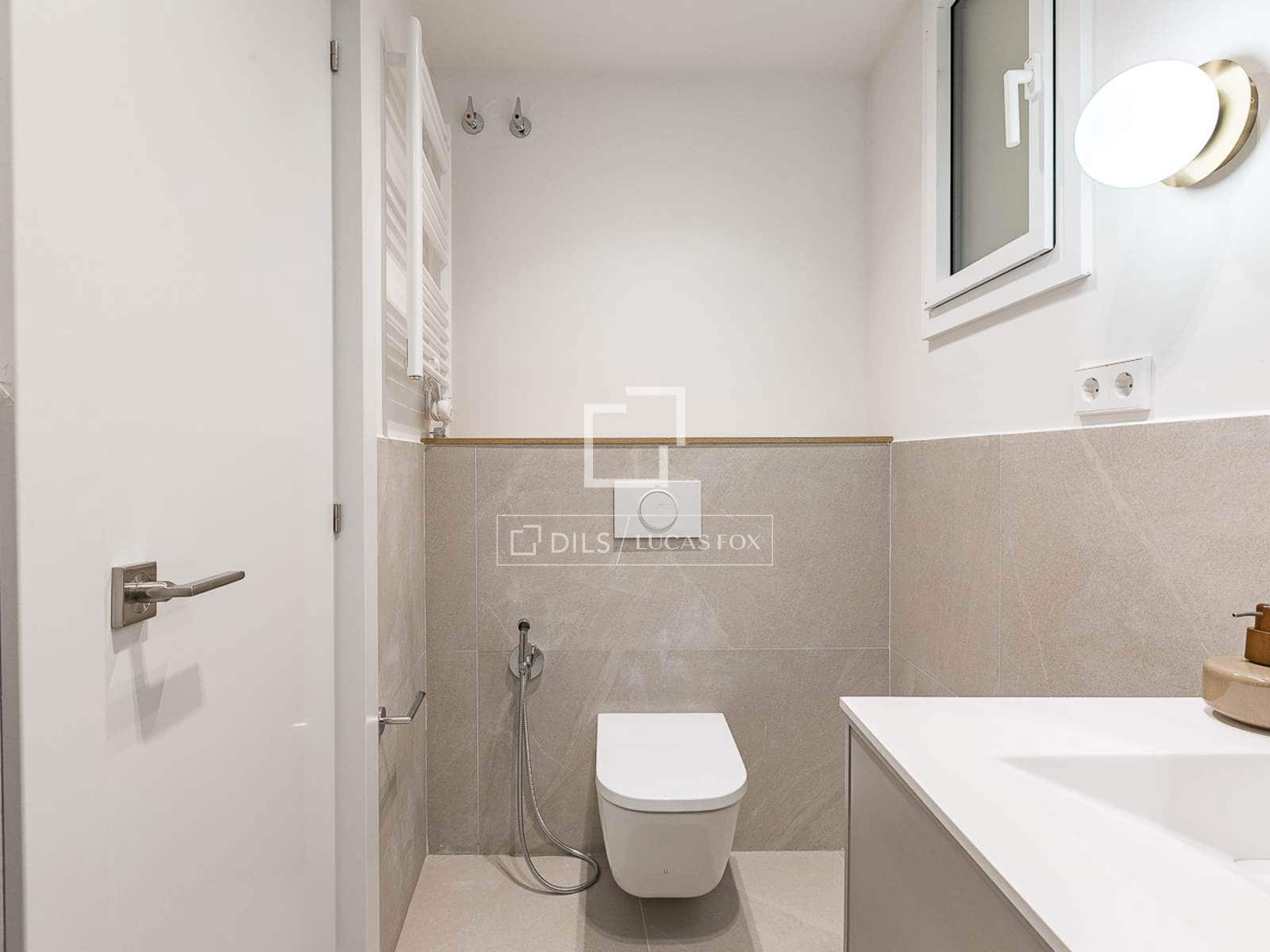 2 soveværelse Lejlighed til salg i Barcelona by med garage - € 647.000 (Ref: 9753562)