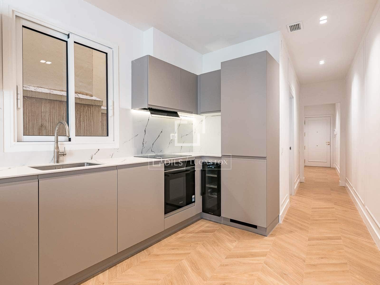 2 soveværelse Lejlighed til salg i Barcelona by med garage - € 647.000 (Ref: 9753562)