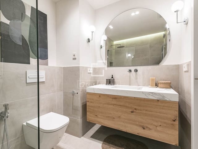 2 soveværelse Lejlighed til salg i Sant Pere, Santa Caterina i La Ribera, Barcelona by med garage - € 647.000 (Ref: 9753562)