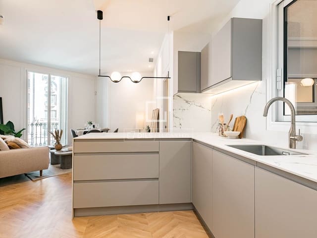 2 soveværelse Lejlighed til salg i Sant Pere, Santa Caterina i La Ribera, Barcelona by med garage - € 629.000 (Ref: 9753562)